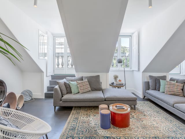 Charming garden view flat at the heart of Lisbon