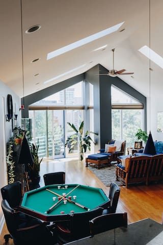 Private rooftop | Breathtaking skyline view gallery image 2