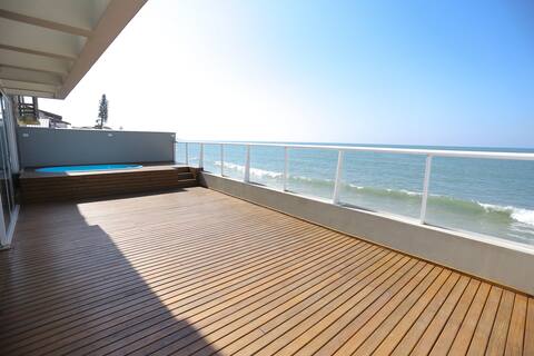 Seafront Beach House with Pool