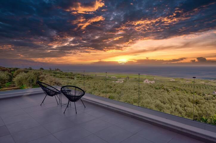 Lux Villa 107 with Private Pool & Panoramic View gallery image 2