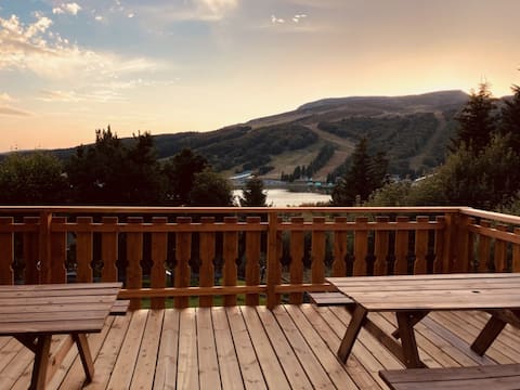 Chalet-Terrace 8/10 people in the heart of the resort