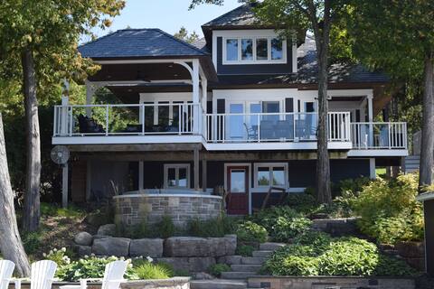 Sheltered Rest Cottage on Chesley Lake