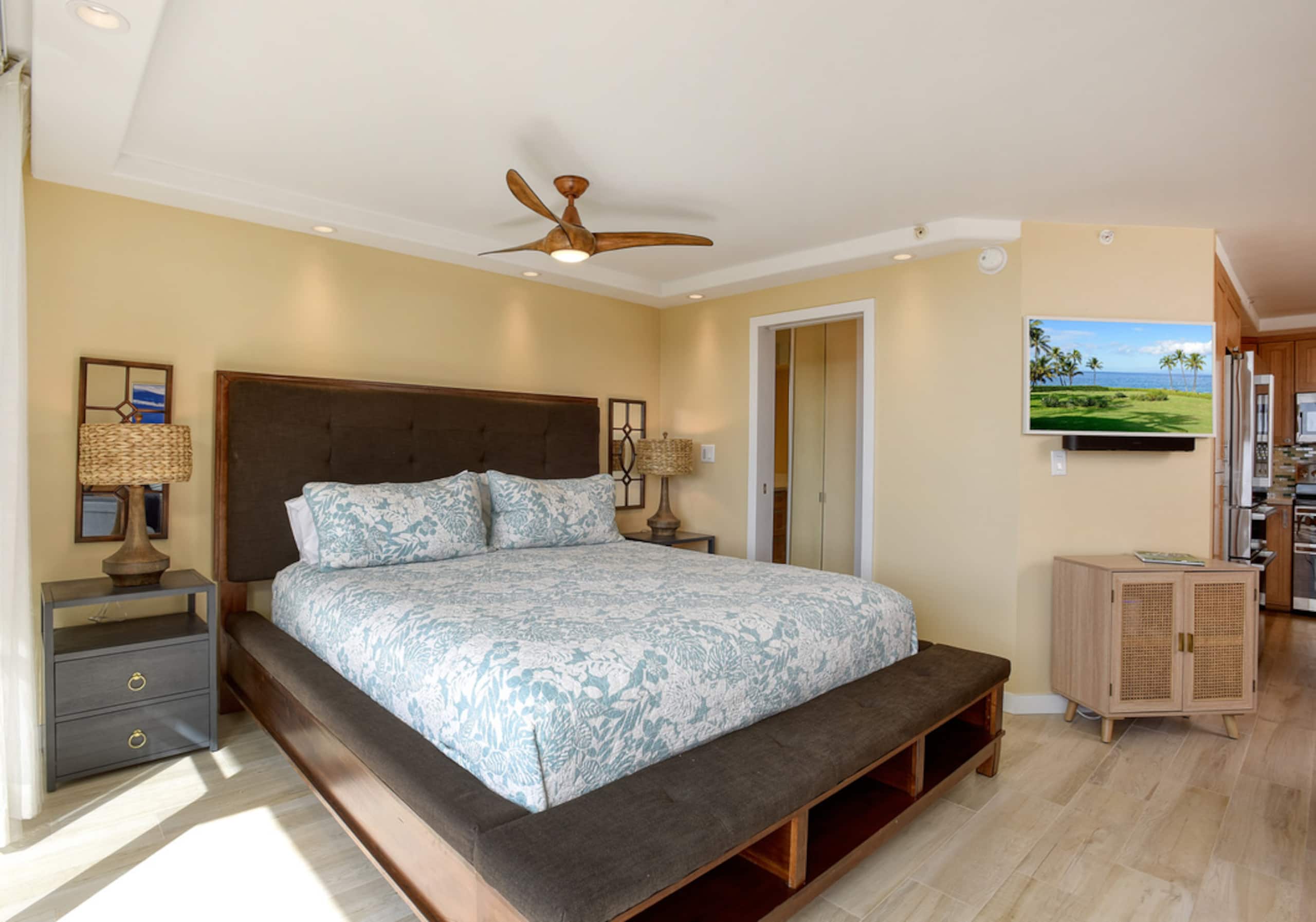 Condo in Kihei · ★4.95 · 2 bedrooms · 5 beds · 2 baths - Image 8
