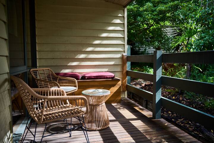 Hylander – Five Bedroom home, sleeps 14. gallery image 3