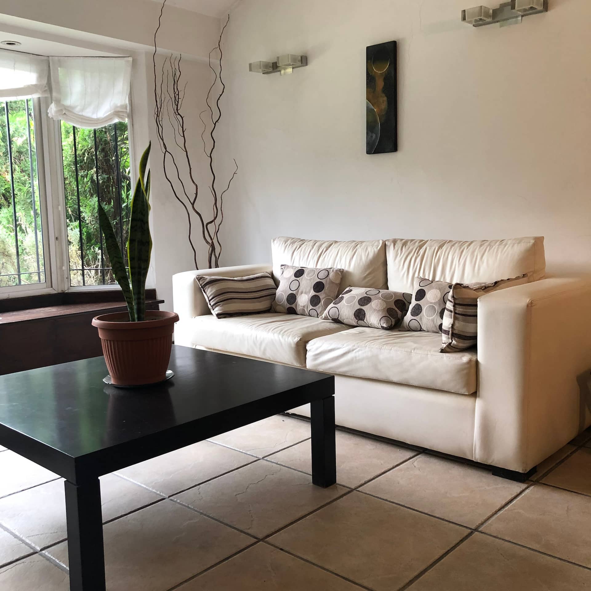250 sq. meter house + garden with heated pool