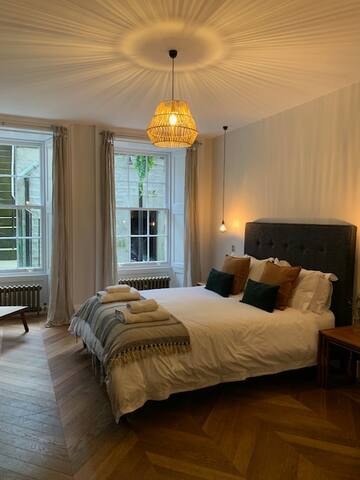 Royal Bolthole! gallery image 4