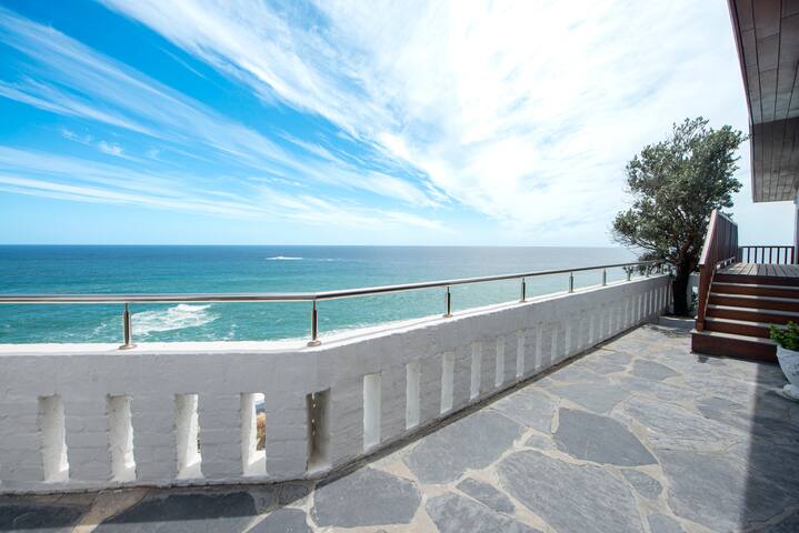 Bantry Bay Home with Atlantic Ocean Views gallery image 4
