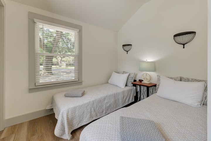 Tercer dormitorio con dos camas individuales.