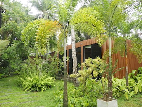 Suite Bungalow in Jungle Garden (300m from beach)