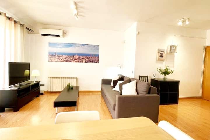 S4d Nàpols / Sagrada Familia Terrace - Badalona