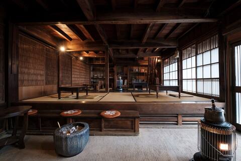 Limited to one group per day, elegant townhouse