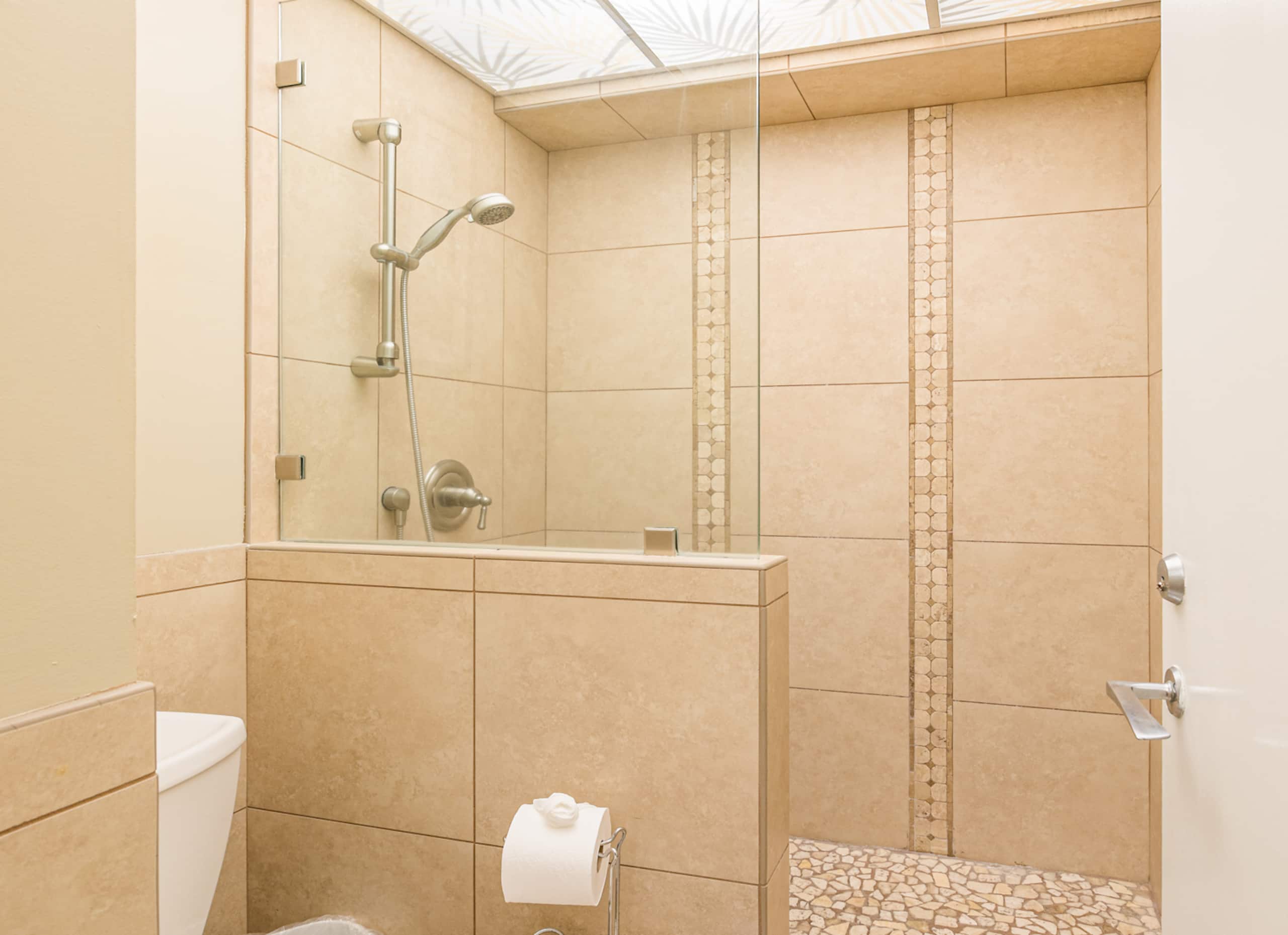 Condo in Lahaina · ★4.98 · 1 bedroom · 1 bed · 1 bath - Image 17