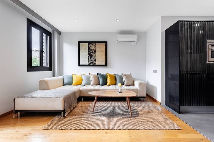 Art House Toni ‘Consell de Cent & Rocafort’ gallery image 3