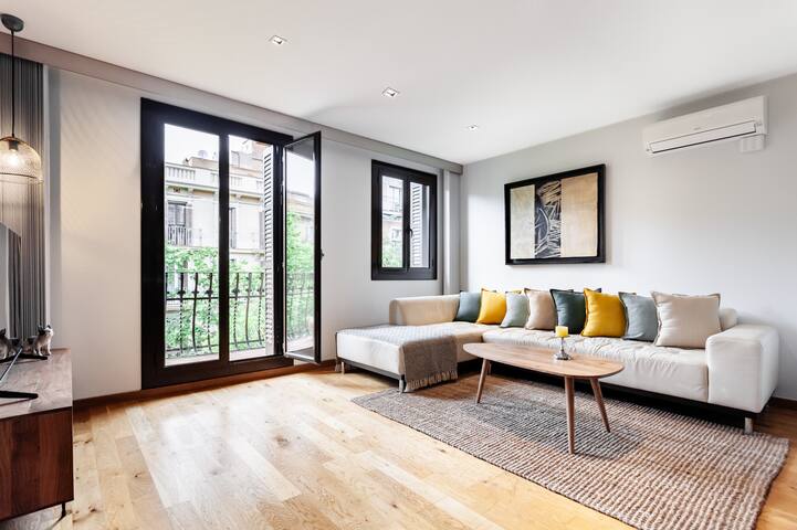 Art House Toni ‘Consell de Cent & Rocafort’ gallery image 4