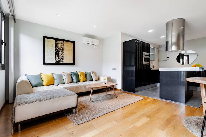 Art House Toni ‘Consell de Cent & Rocafort’ gallery image 2