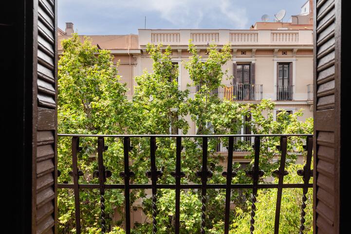 Art House Toni ‘Consell de Cent & Rocafort’ gallery image 5