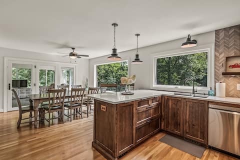 Spacious KY Retreat • Gameroom • Relax & Entertain