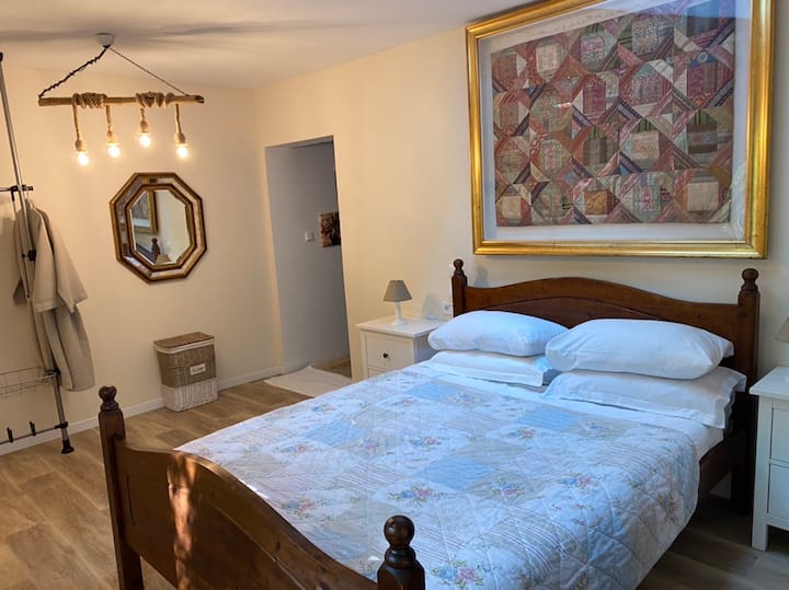 Double bedroom with en-suite bathroom.