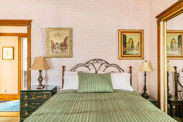 Splendid Quiet Two Bedrooms w/Pvt Bath – Near Lake gallery image 4