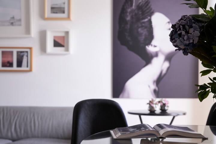 Parthenon 2BD Apartment