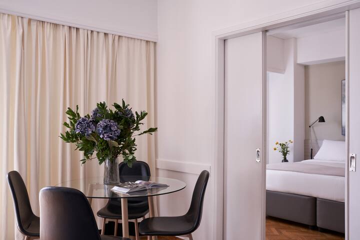 Parthenon 2BD Apartment gallery image 3