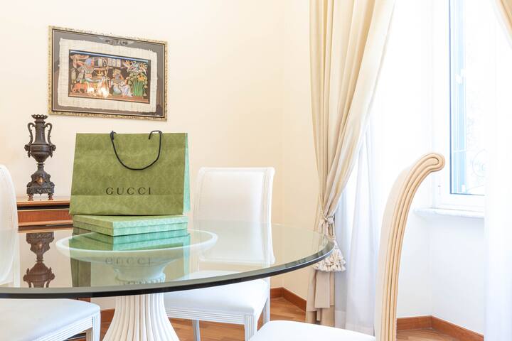 Spanish Steps Hills Apartment gallery image 4