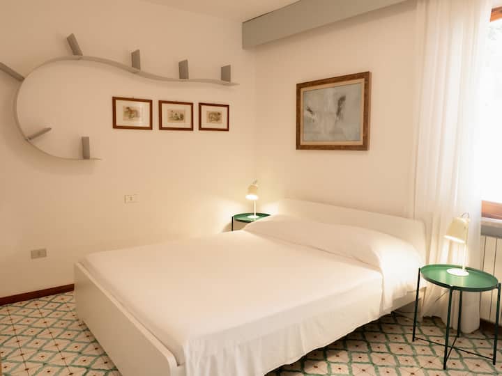 Rez-de-chaussée - chambre double
avec salle de bain privée