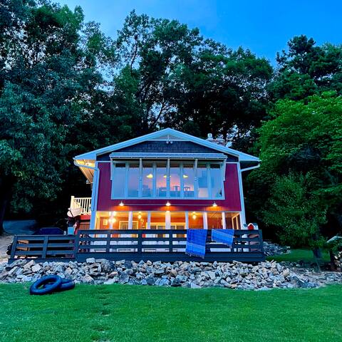 Lakeshore Lodge on Table Rock Lake Newly Restored