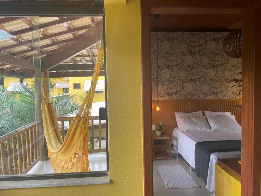 Апартамент 3 - горен етаж ( стълбище ), двойно легло, климатик, смарт телевизор, мини хладилник, балкон, хамак.