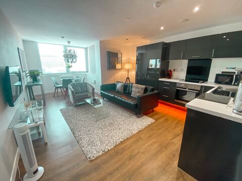 Stunning Liverpool City Center Apartment