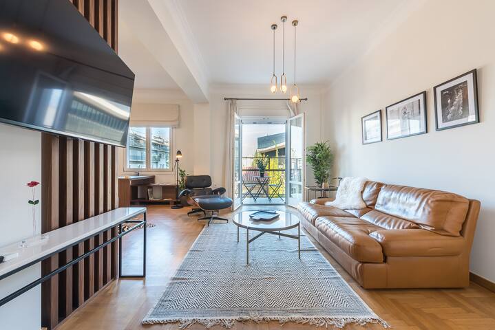 Luxury 2 bedroom apt with Acropolis Museum view gallery image 3