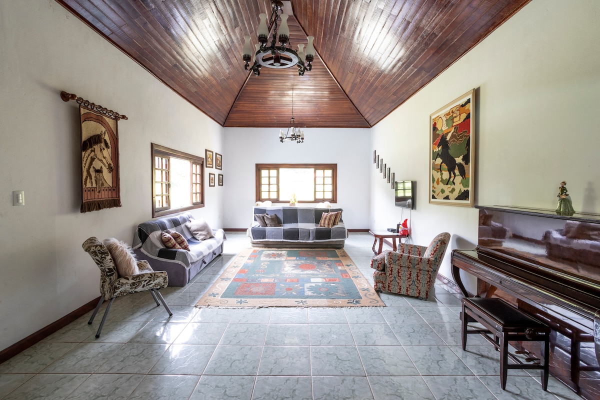 Top Airbnb: Lake house in Monteiro Lobato