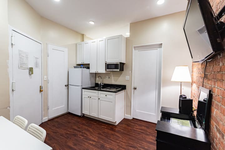 Two-Bedroom APT next to the K-town, Times Square13