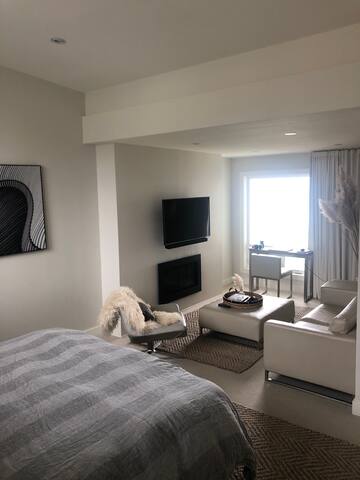 Beachhouse Steps To Your Own Sandy Beach gallery image 5