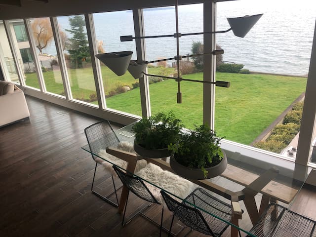 Beachhouse Steps To Your Own Sandy Beach gallery image 3