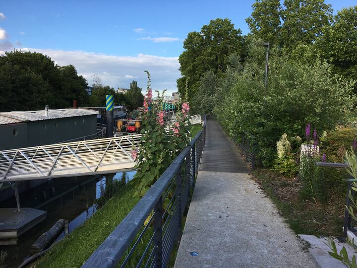 16 Best Airbnb Houseboat Rentals In Paris Updated 2023 Trip101