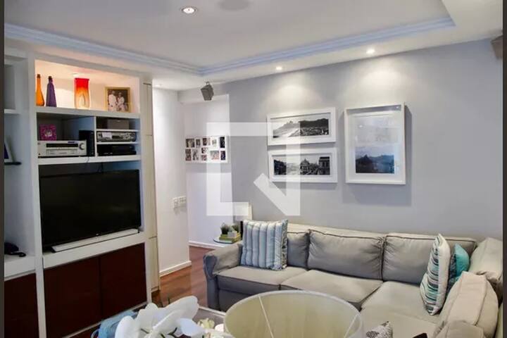 Apartamento no Leblon com piscina e perto da praia