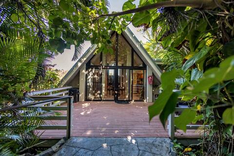 Jasmine Suite on Lush farm in Haiku, Maui jungle