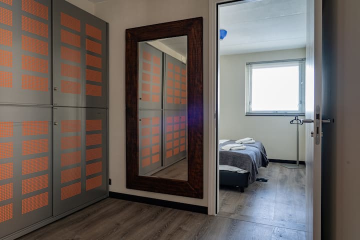 Armario con vista al dormitorio 1