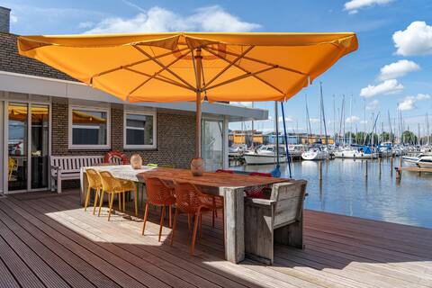 Riante, modern villa at harbor for 10p.