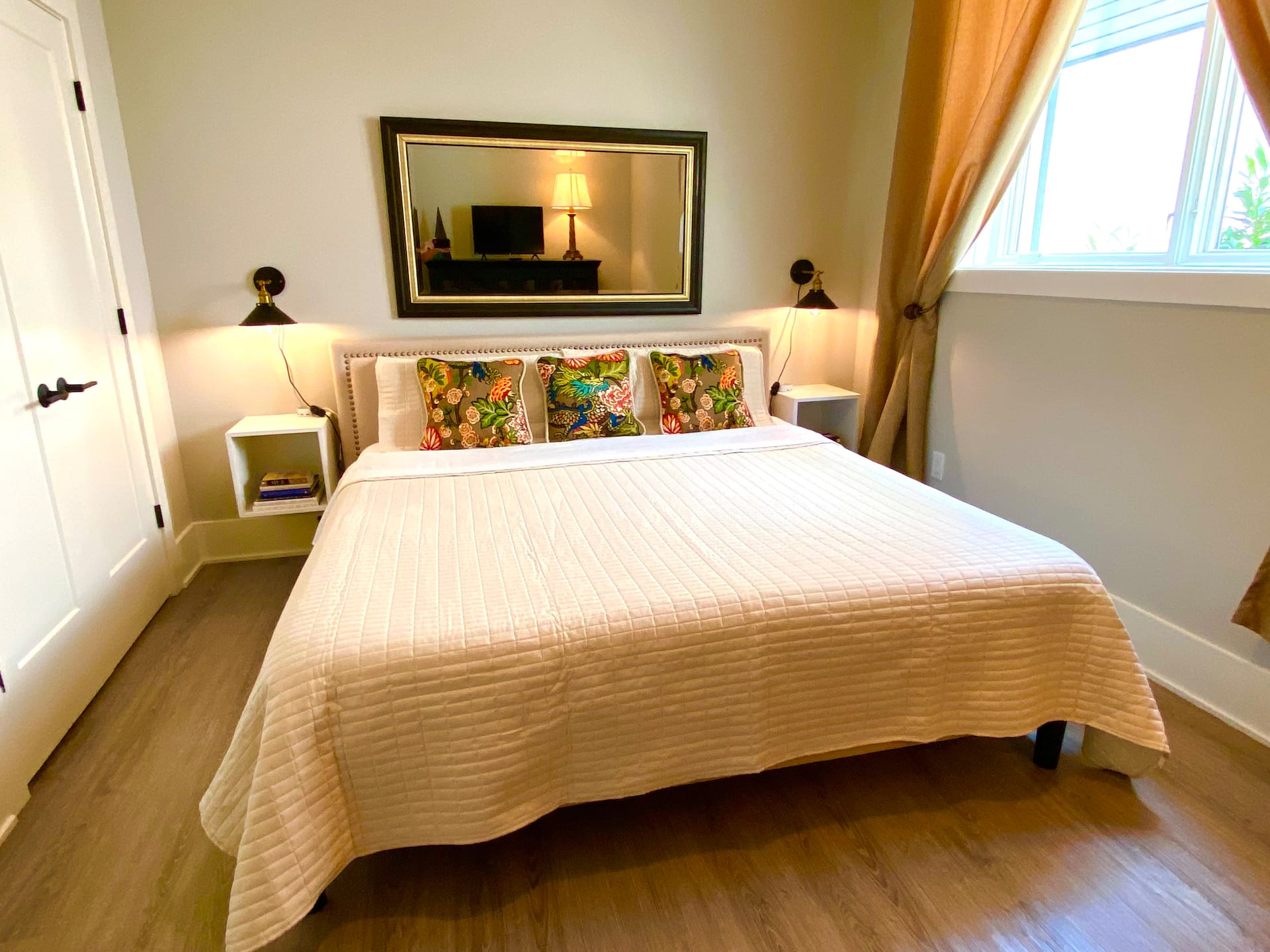 Elegant King Bed Apartment In Quiet Neighborhood — foto 5