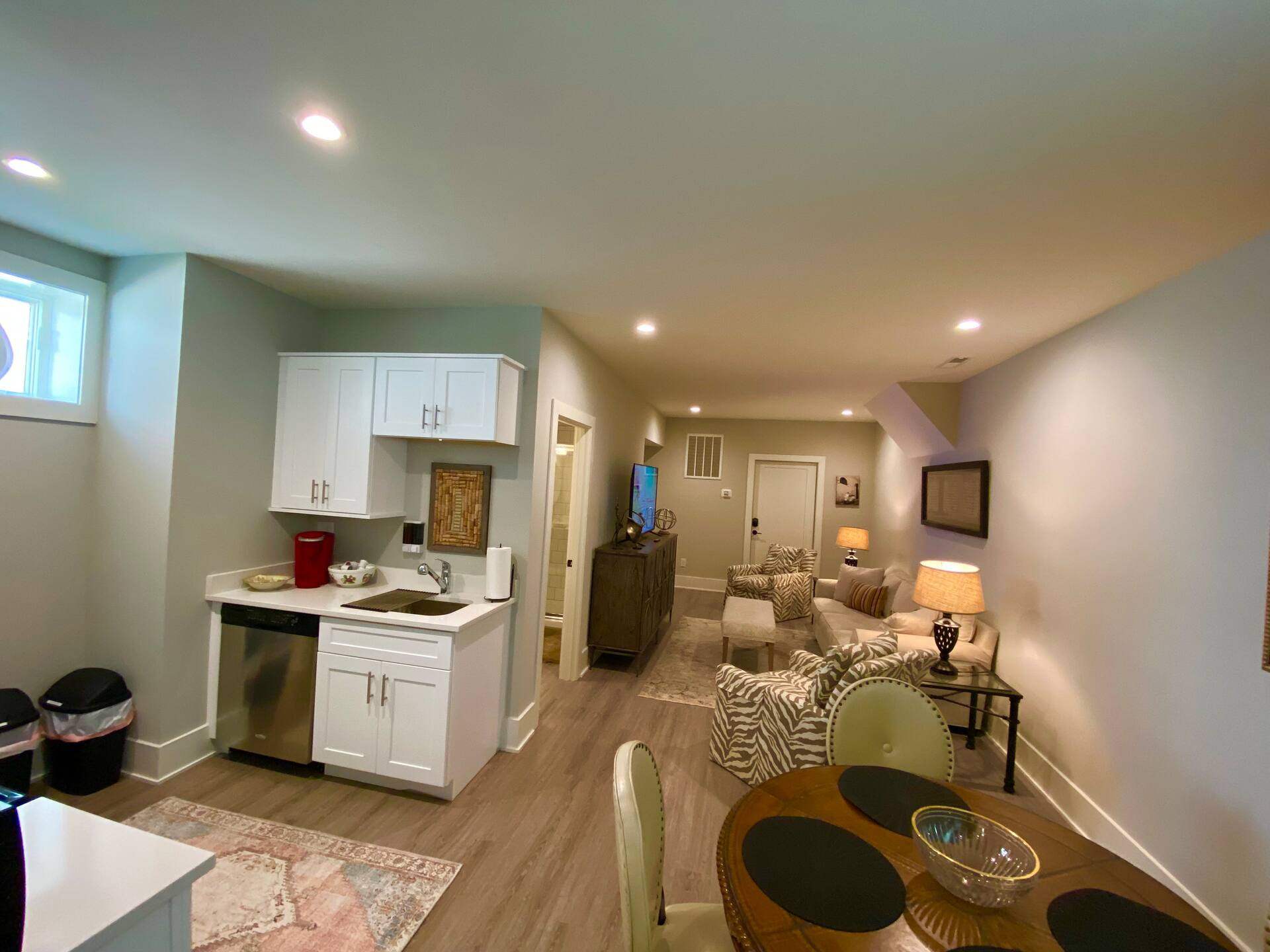 Elegant King Bed Apartment In Quiet Neighborhood — foto 3
