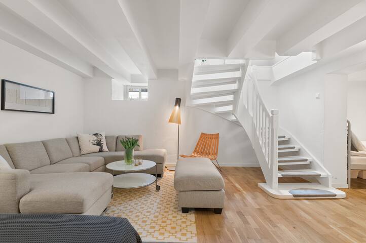 Spacious 110 sq.m. apartment near The Royal Palace gallery image 2