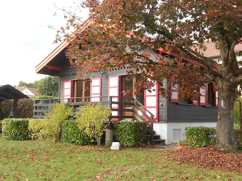Cottage with large enclosed grounds