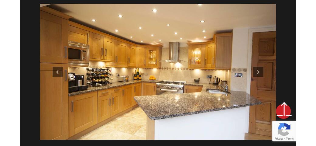 Stunning 2 beds modern apartment in Bowdon gallery image 2