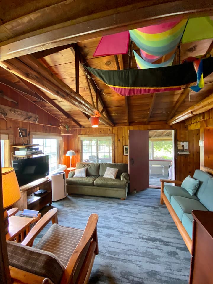 Torch Lake Village Cozy Cottage with private dock. Cottages for Rent in Kewadin, Michigan