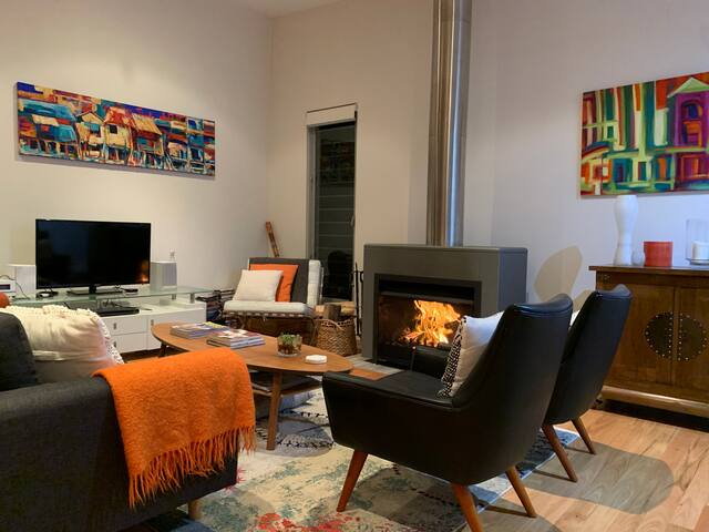 Lovely modern home in tranquil rural setting gallery image 3