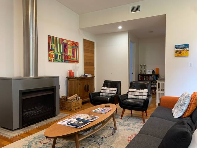 Lovely modern home in tranquil rural setting gallery image 2