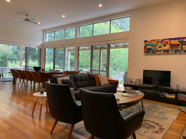 Lovely modern home in tranquil rural setting