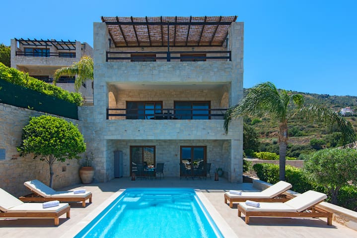 Luxury Villa Pantheon with private pool